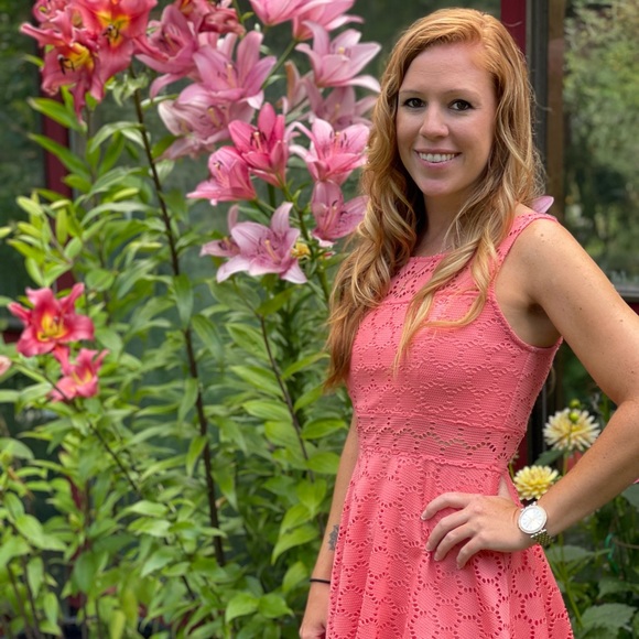 Meet your Posher, Tami ✨🩵 - Picture 5 of 5